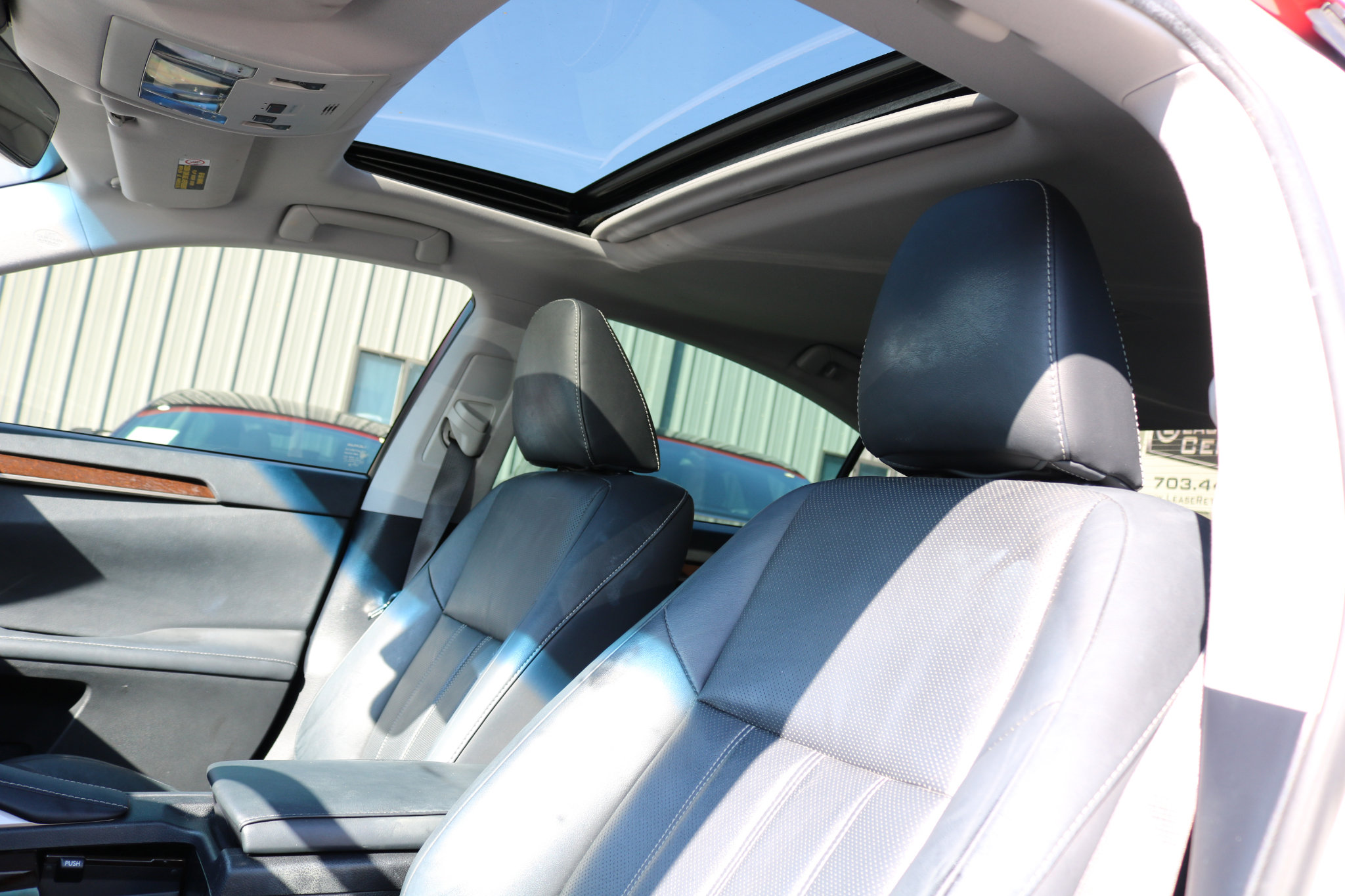 Used 2016 Lexus ES 350 w/ Luxury Package w/Wood Trim image 17