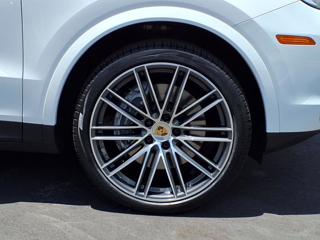 Certified 2023 Porsche Cayenne image 32