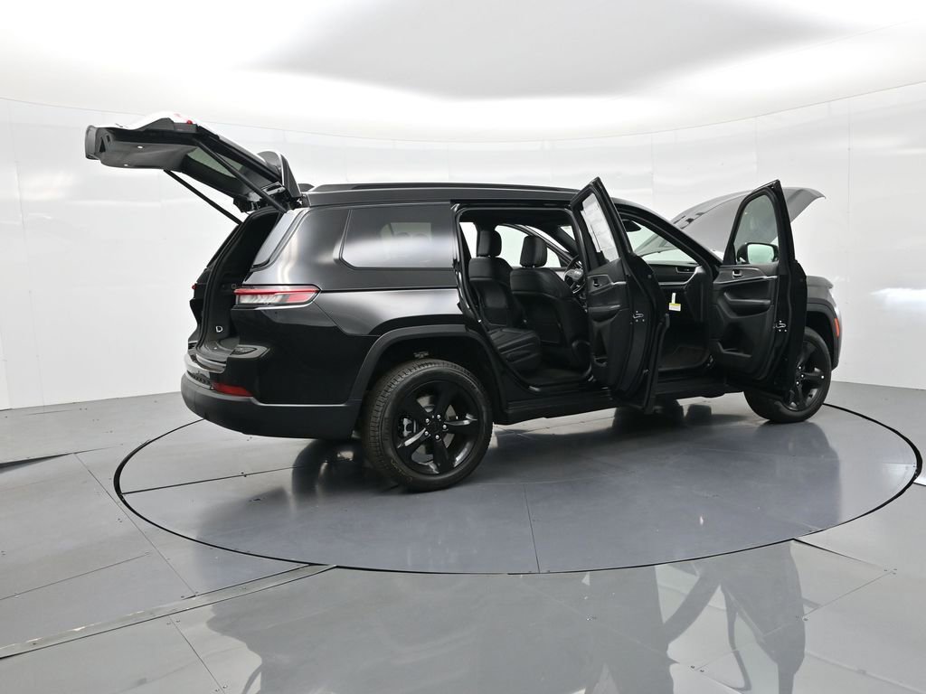 New 2025 Jeep Grand Cherokee L Limited w/ Black Appearance Package image 33