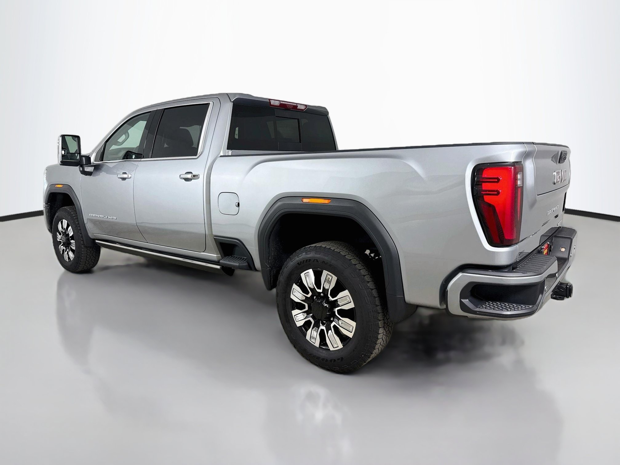 Used 2025 GMC Sierra 3500 Denali w/ Denali Reserve Package AWD/4WD image 6