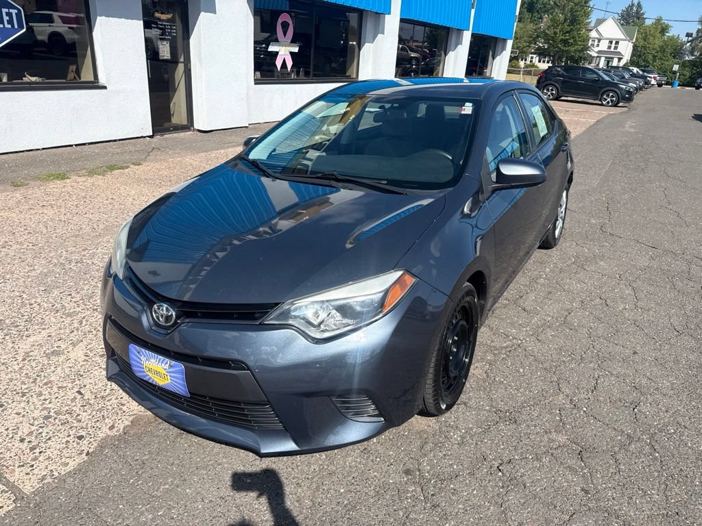 Used 2015 Toyota Corolla LE FWD image 3