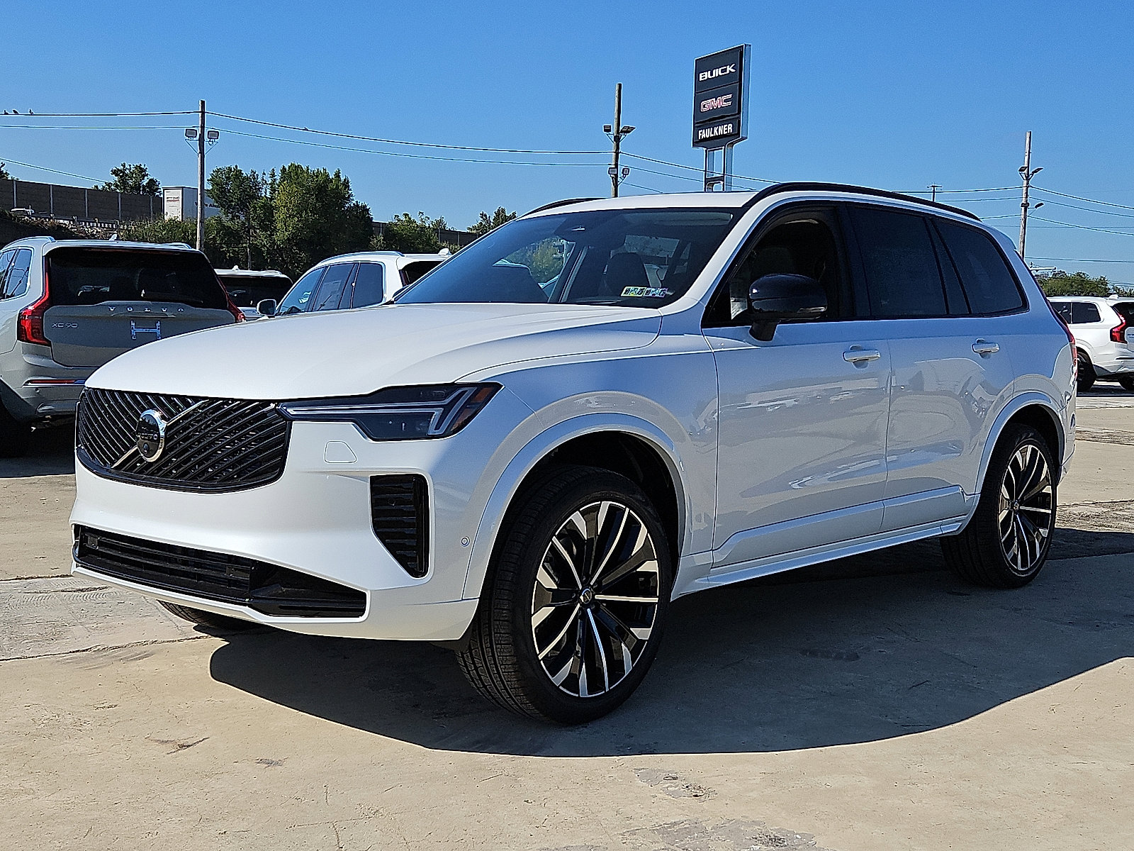 New 2026 Volvo XC90 B6 Ultra image 3