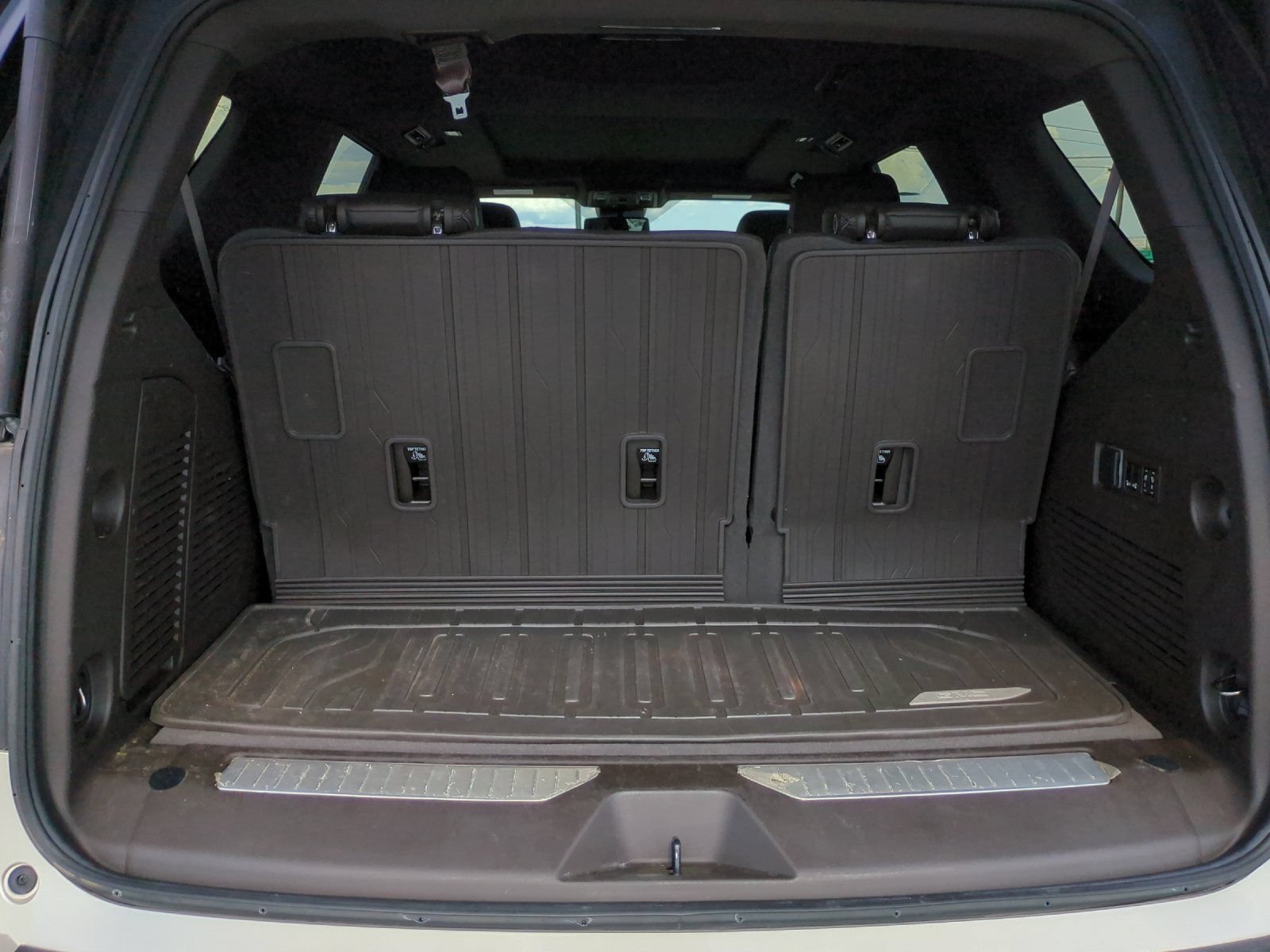 Used 2023 GMC Yukon Denali AWD/4WD image 17