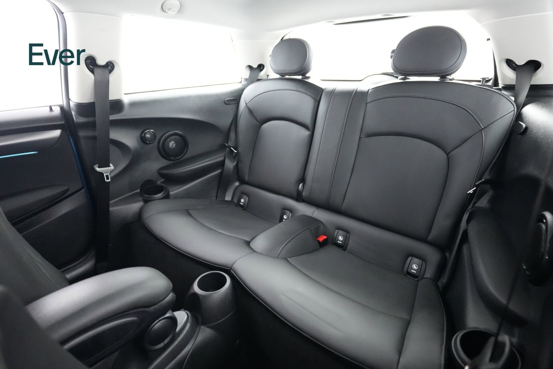 Used 2024 MINI Cooper SE image 5