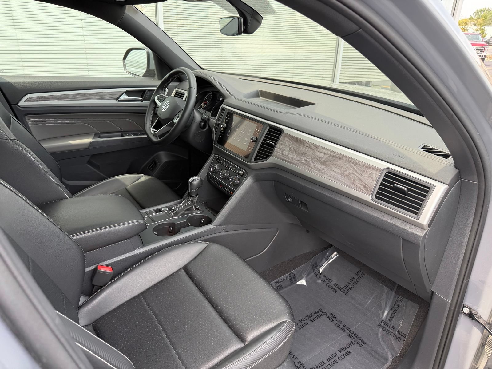 Used 2021 Volkswagen Atlas Cross Sport SE FWD image 9