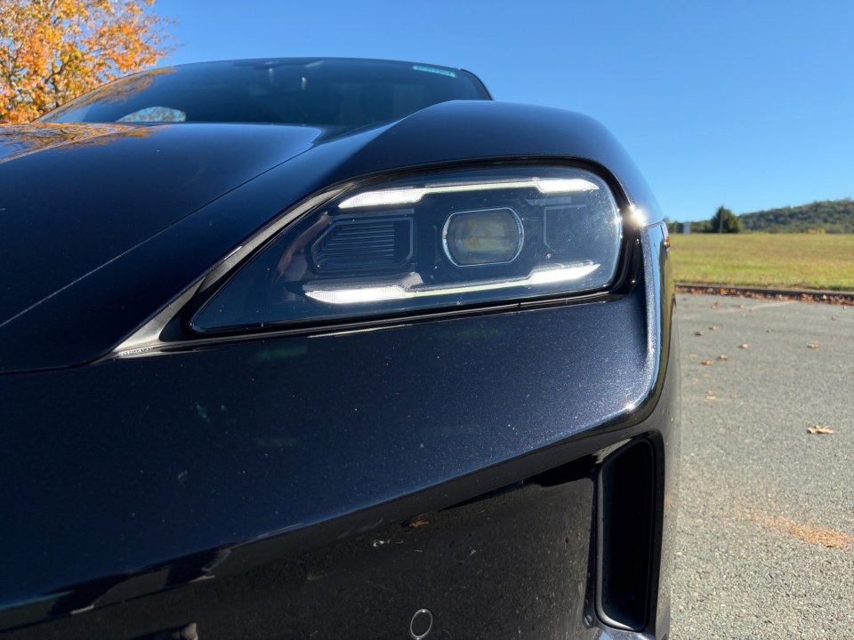 Certified 2025 Porsche Taycan image 13