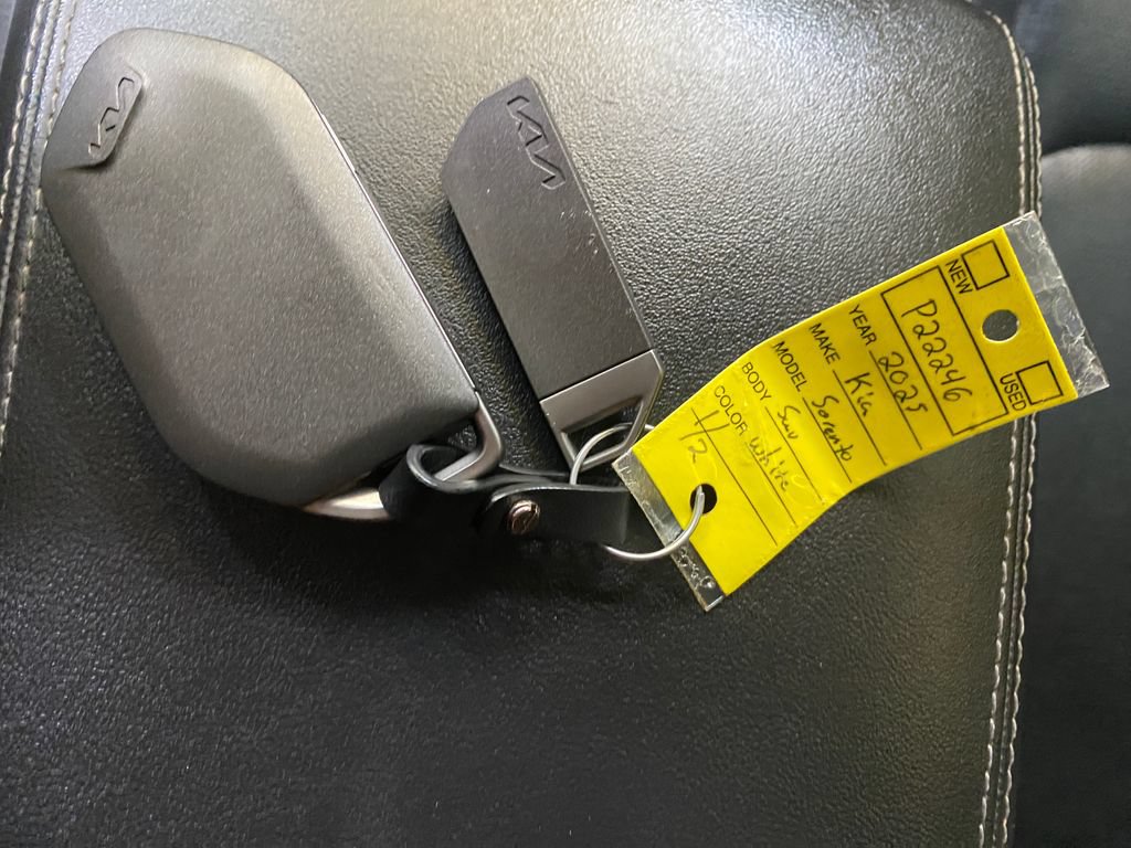Used 2025 Kia Sorento S AWD/4WD image 48