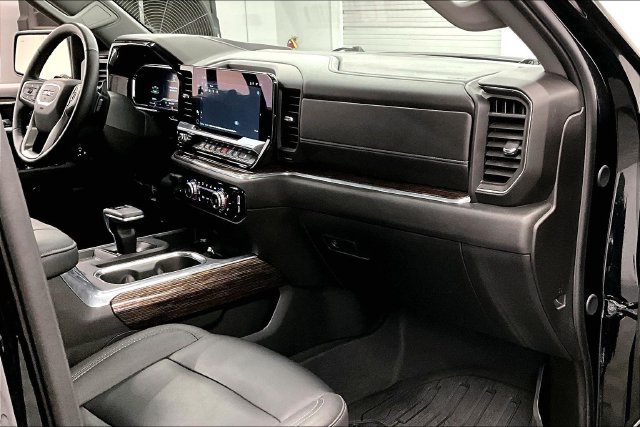 Used 2024 GMC Sierra 1500 Elevation w/ Elevation Premium Package AWD/4WD image 19