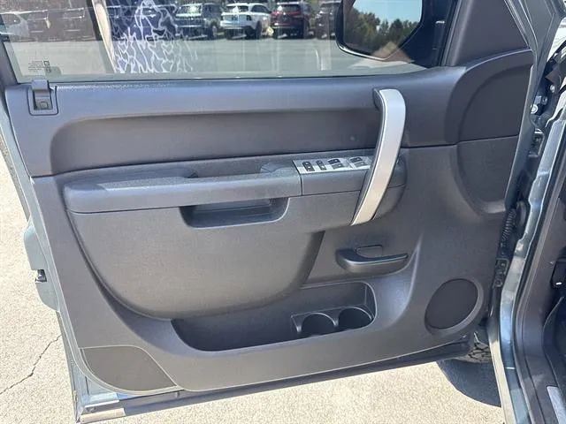 Used 2011 Chevrolet Silverado 1500 LT w/ All-Star Edition AWD/4WD image 8