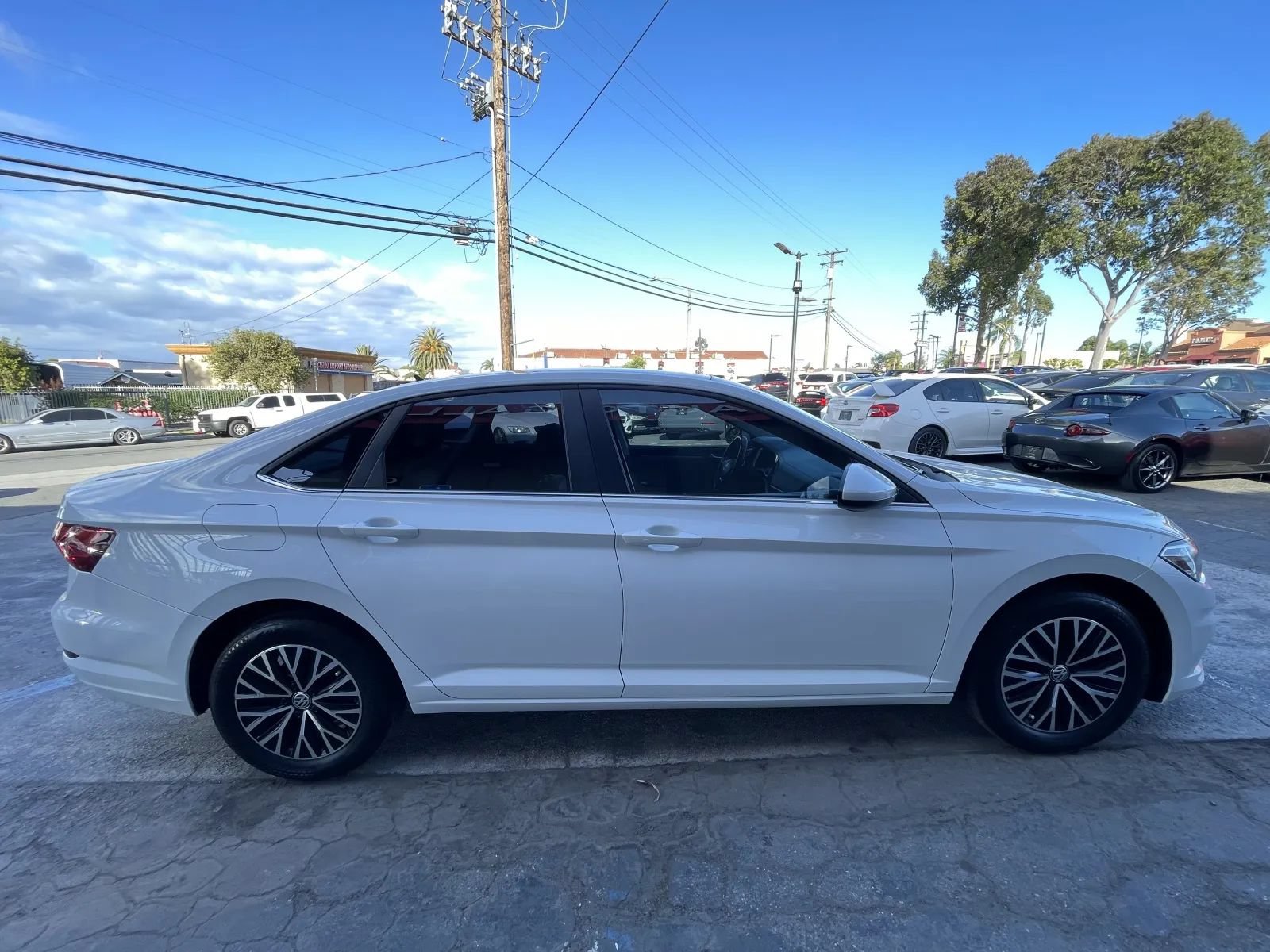 Used 2019 Volkswagen Jetta SE FWD image 4