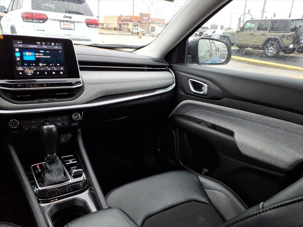 Certified 2022 Jeep Compass Latitude w/ Convenience Group image 14