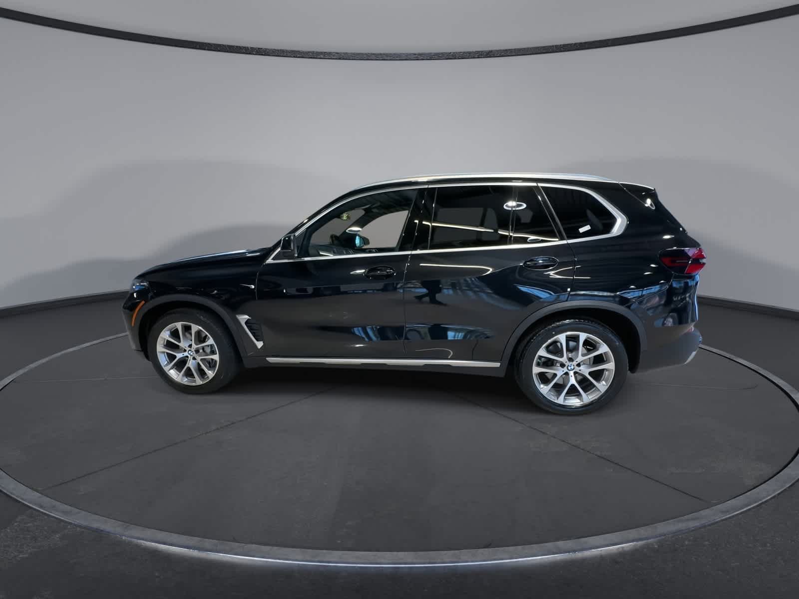 Used 2024 BMW X5 xDrive40i w/ Premium Package AWD/4WD image 7