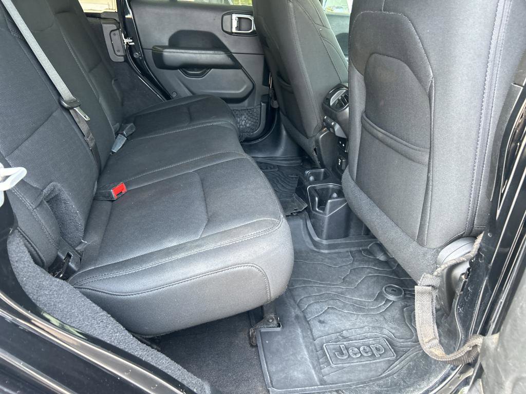 Used 2019 Jeep Wrangler Unlimited Sahara image 20