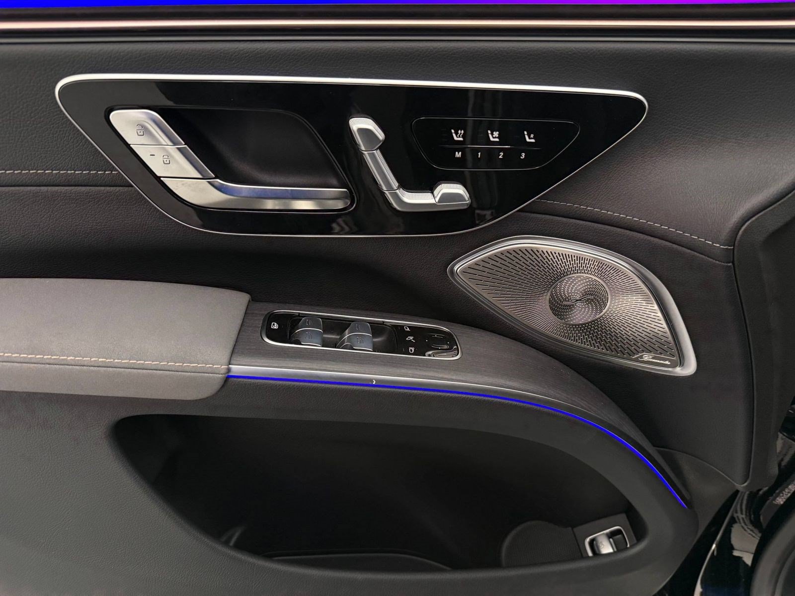 New 2027 Mercedes-Benz EQS 400 4MATIC SUV image 11