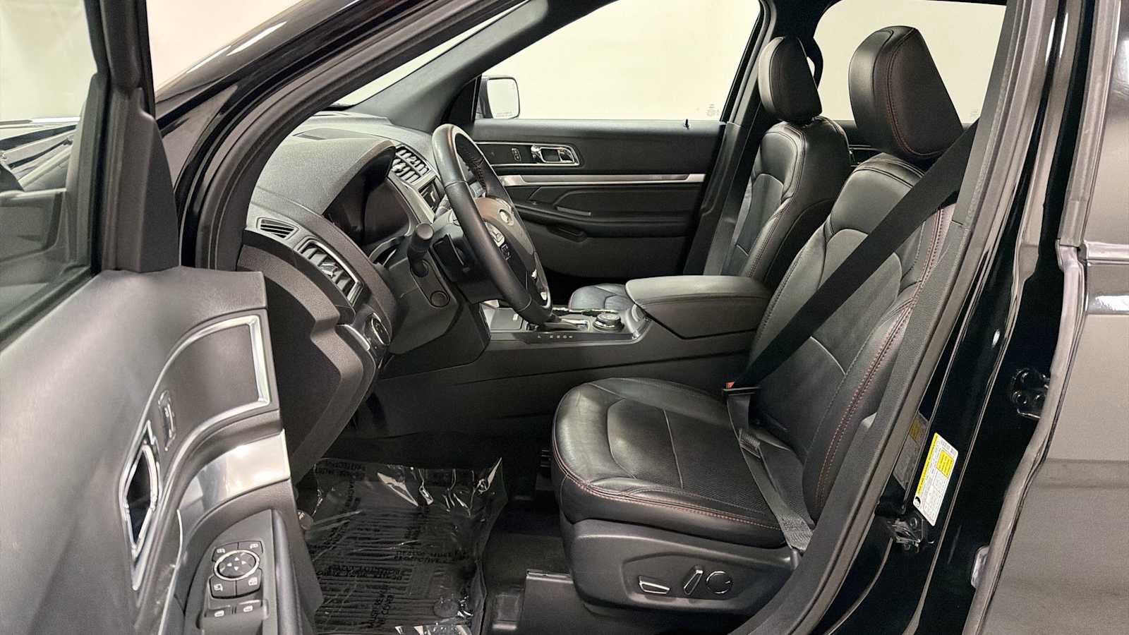 Used 2018 Ford Explorer Sport w/ Equipment Group 401A AWD/4WD image 13