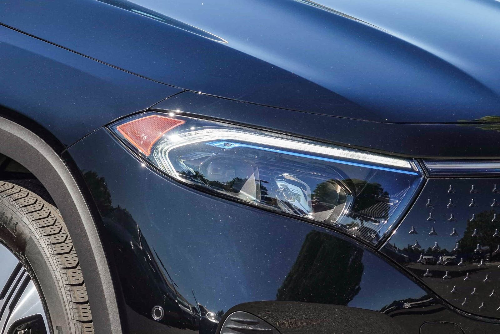 Used 2024 Mercedes-Benz EQB 350 4MATIC SUV image 9