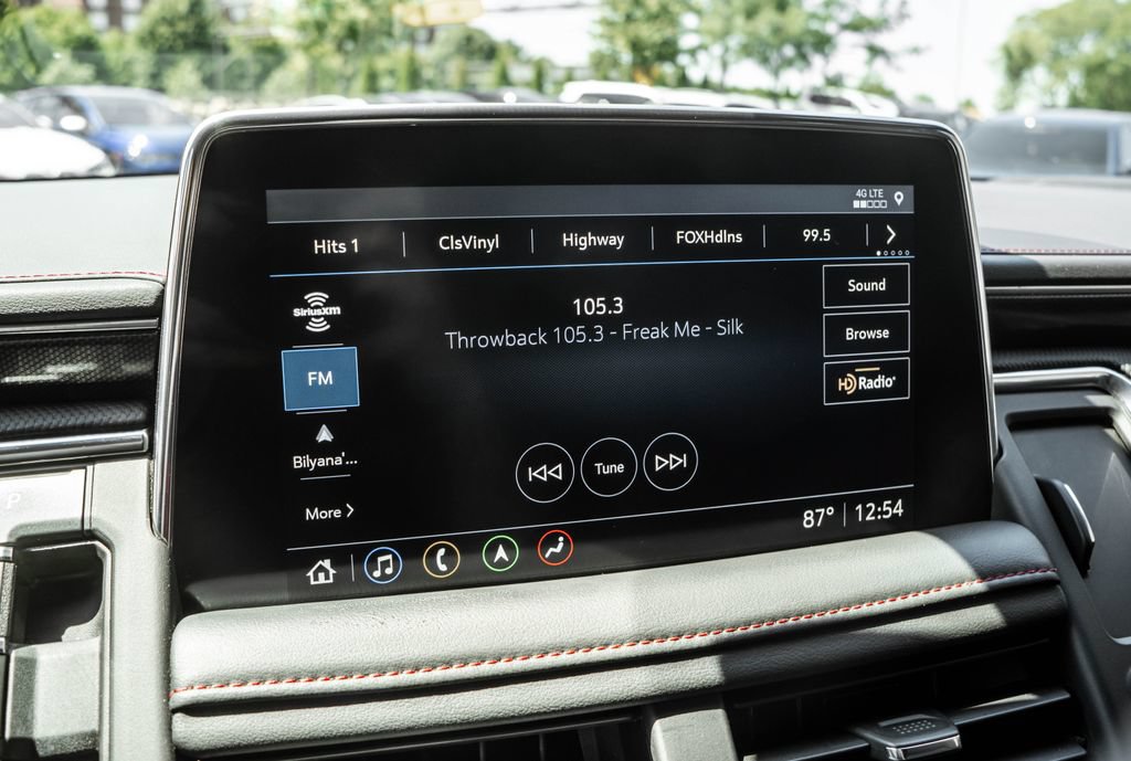 Used 2021 Chevrolet Suburban RST w/ Luxury Package AWD/4WD image 19