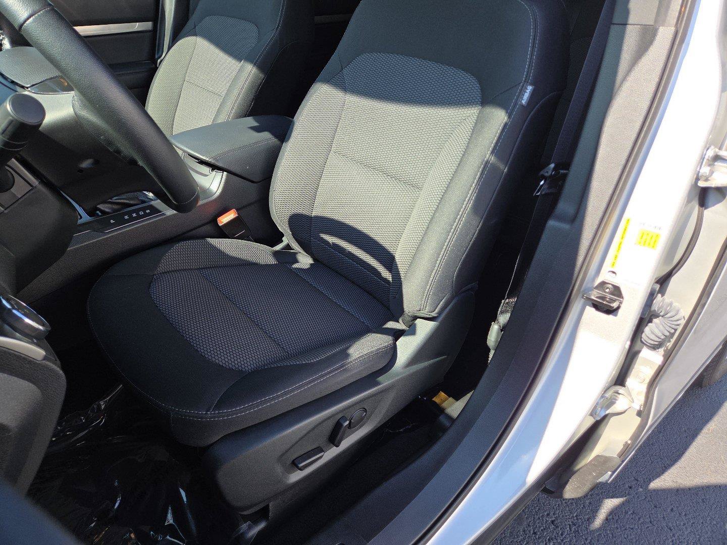 Used 2019 Ford Explorer XLT AWD/4WD image 17