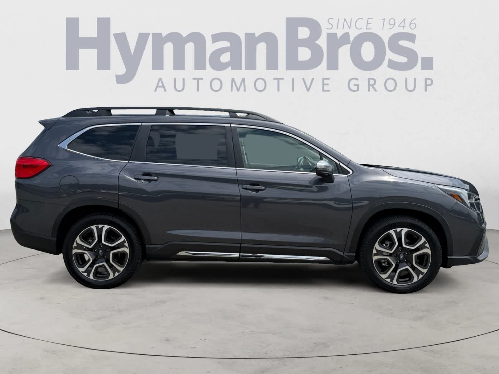 Used 2023 Subaru Ascent Limited w/ Technology Package AWD/4WD image 2