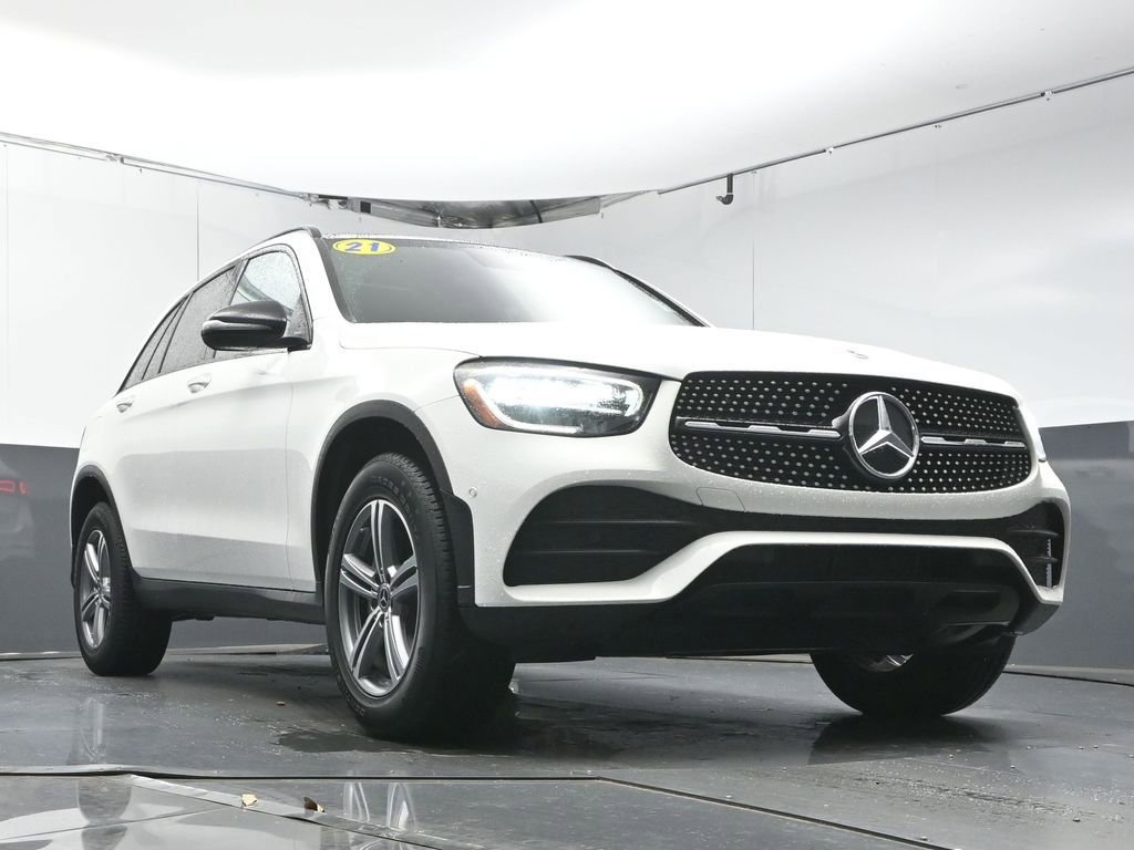 Used 2021 Mercedes-Benz GLC 300 w/ AMG Line image 31