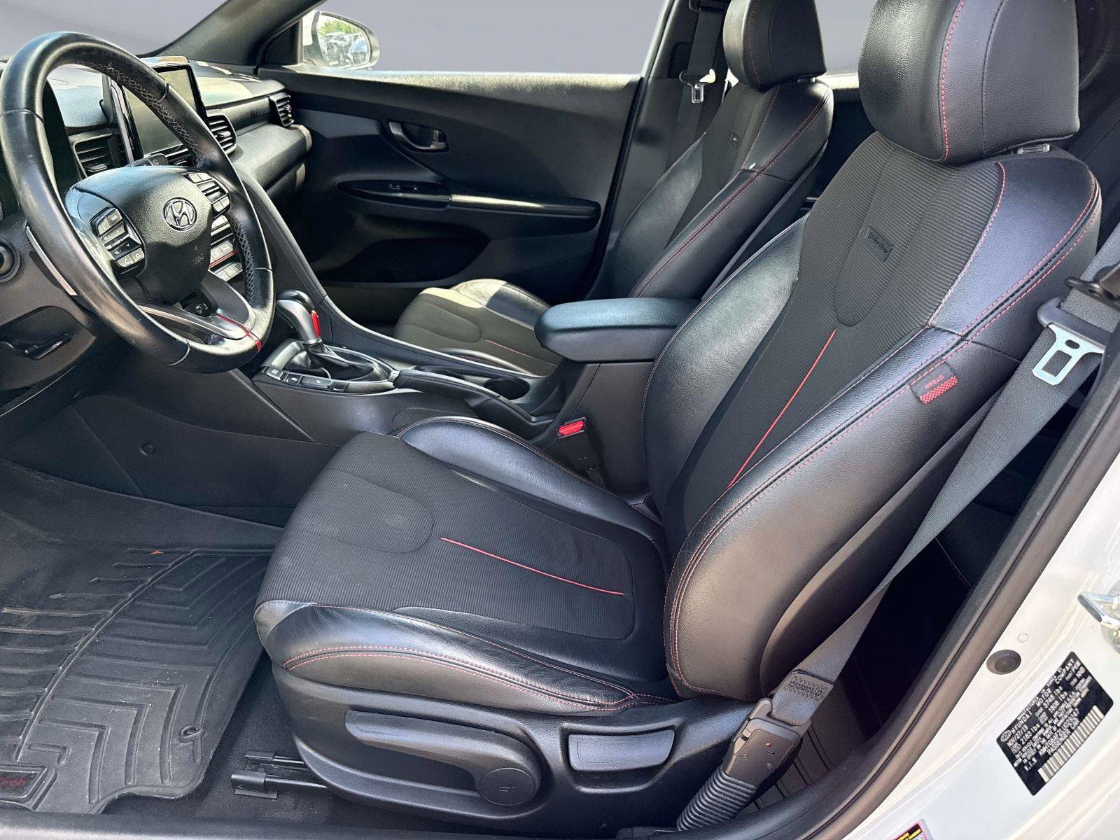 Used 2020 Hyundai Veloster 2.0 Premium image 14