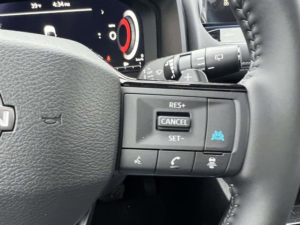 Used 2025 Nissan Rogue SL w/ SL Premium Package image 21