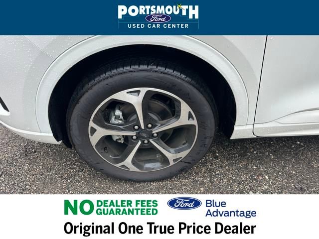 Certified 2024 Ford Escape ST-Line Select w/ Tech Pack #1 image 28