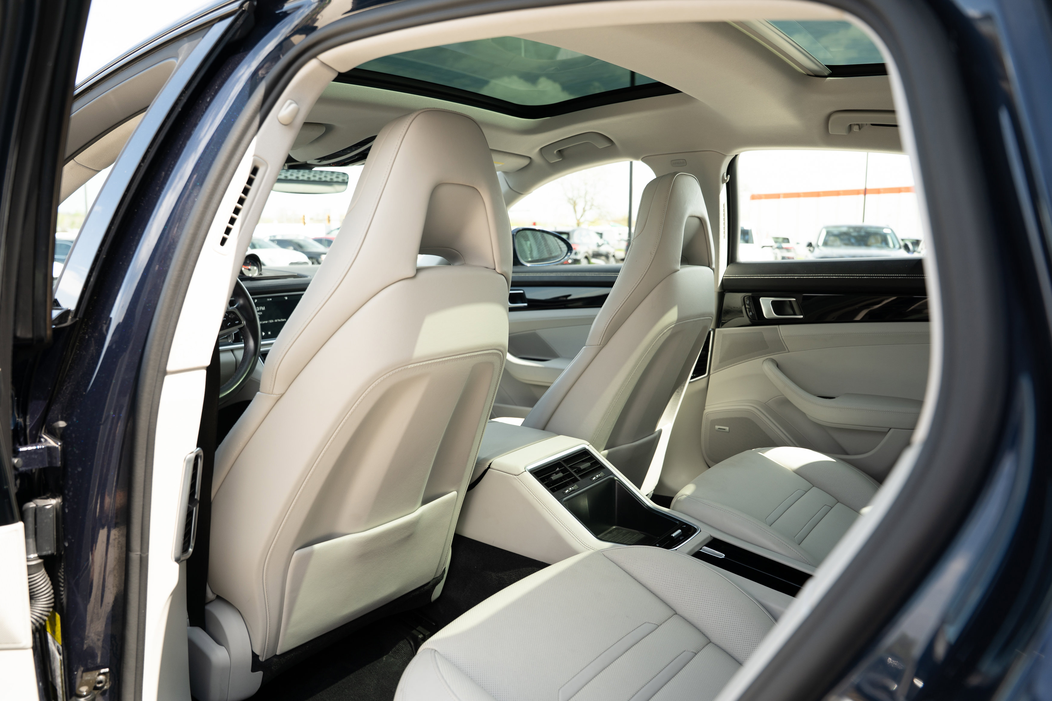 Used 2020 Porsche Panamera 4 AWD/4WD image 27