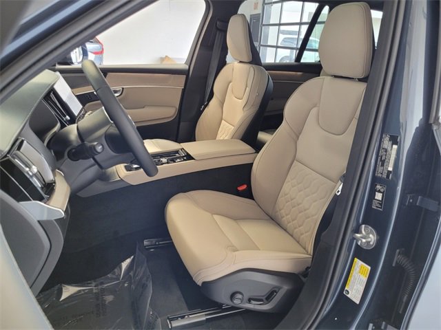 New 2026 Volvo XC90 B6 Plus w/ Protection Package Premier image 4