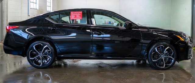 Certified 2025 Nissan Altima 2.5 SR image 5