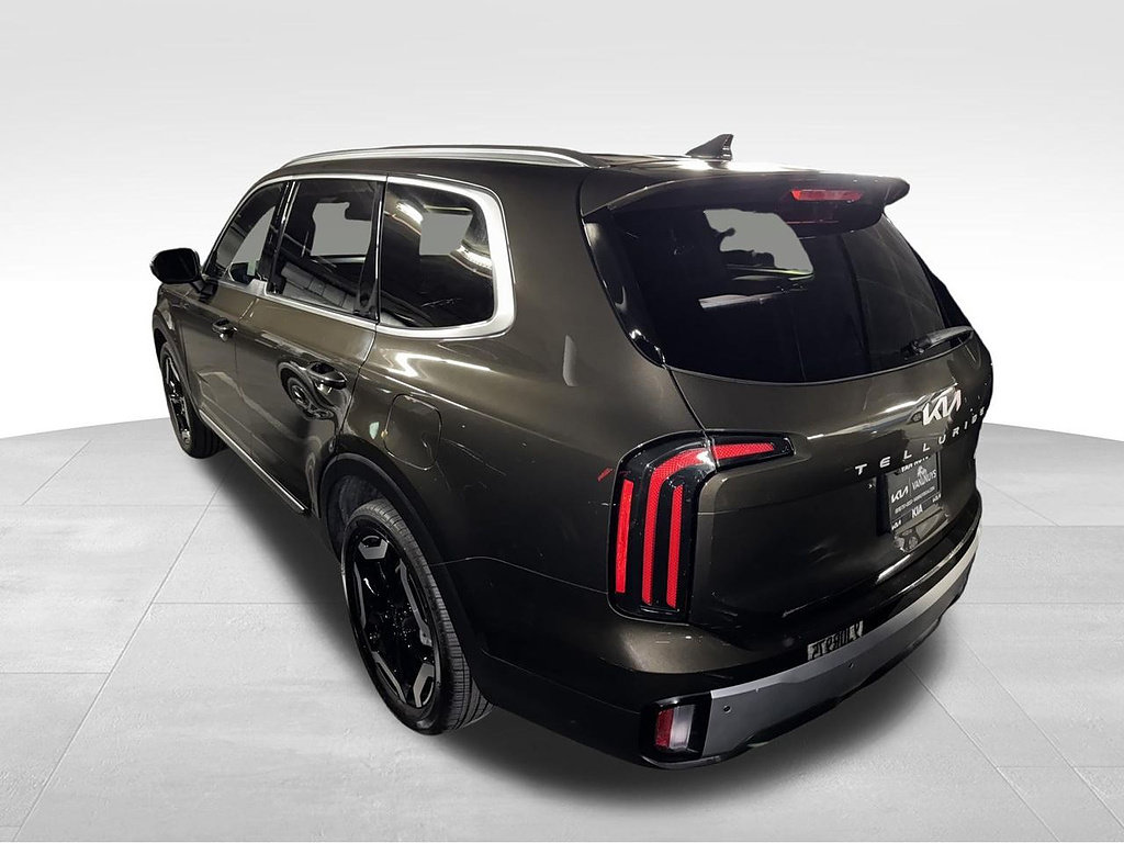 Used 2023 Kia Telluride EX w/ EX Captain's Chair Package AWD/4WD image 35