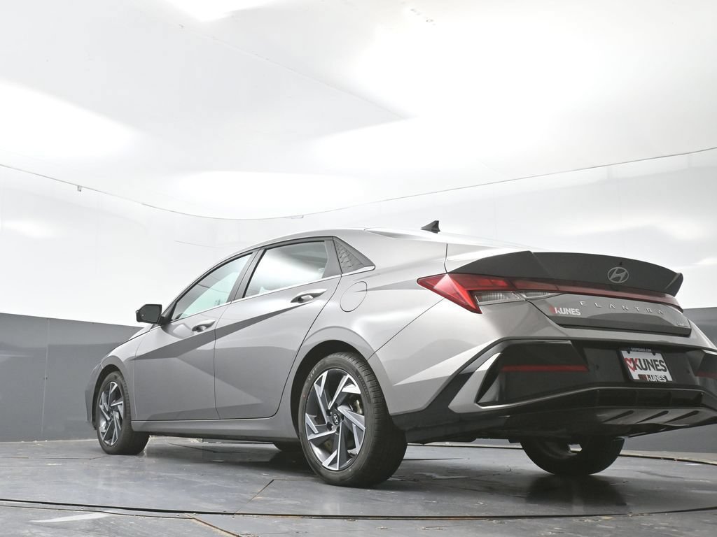 Used 2024 Hyundai Elantra Limited FWD image 56