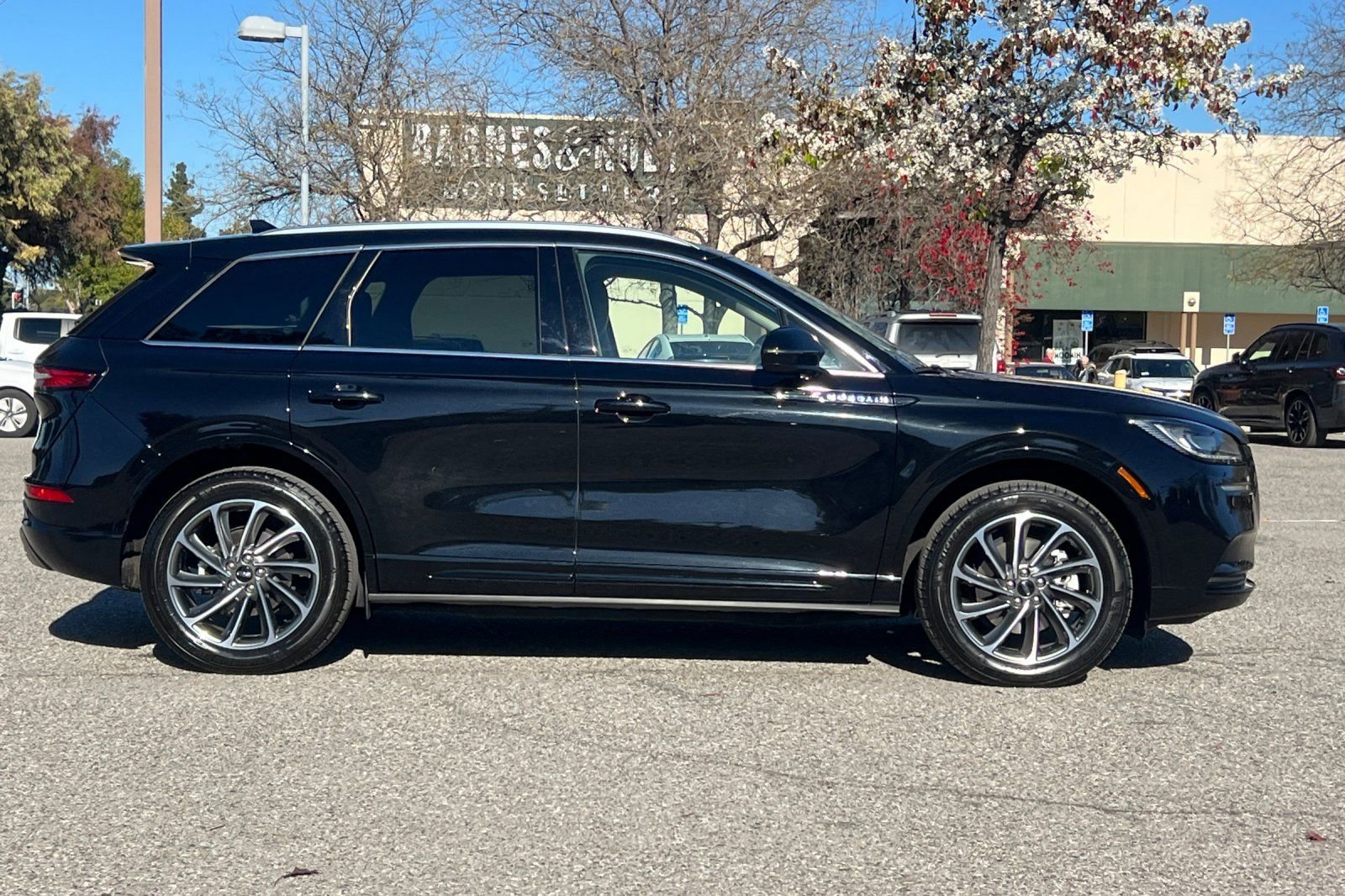 Certified 2022 Lincoln Corsair Grand Touring image 3