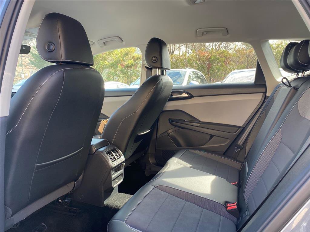 Certified 2023 Volkswagen Taos SE w/ Black Wheel Package image 21