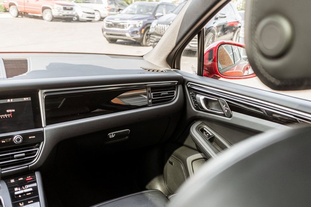 Used 2023 Porsche Macan AWD/4WD image 14