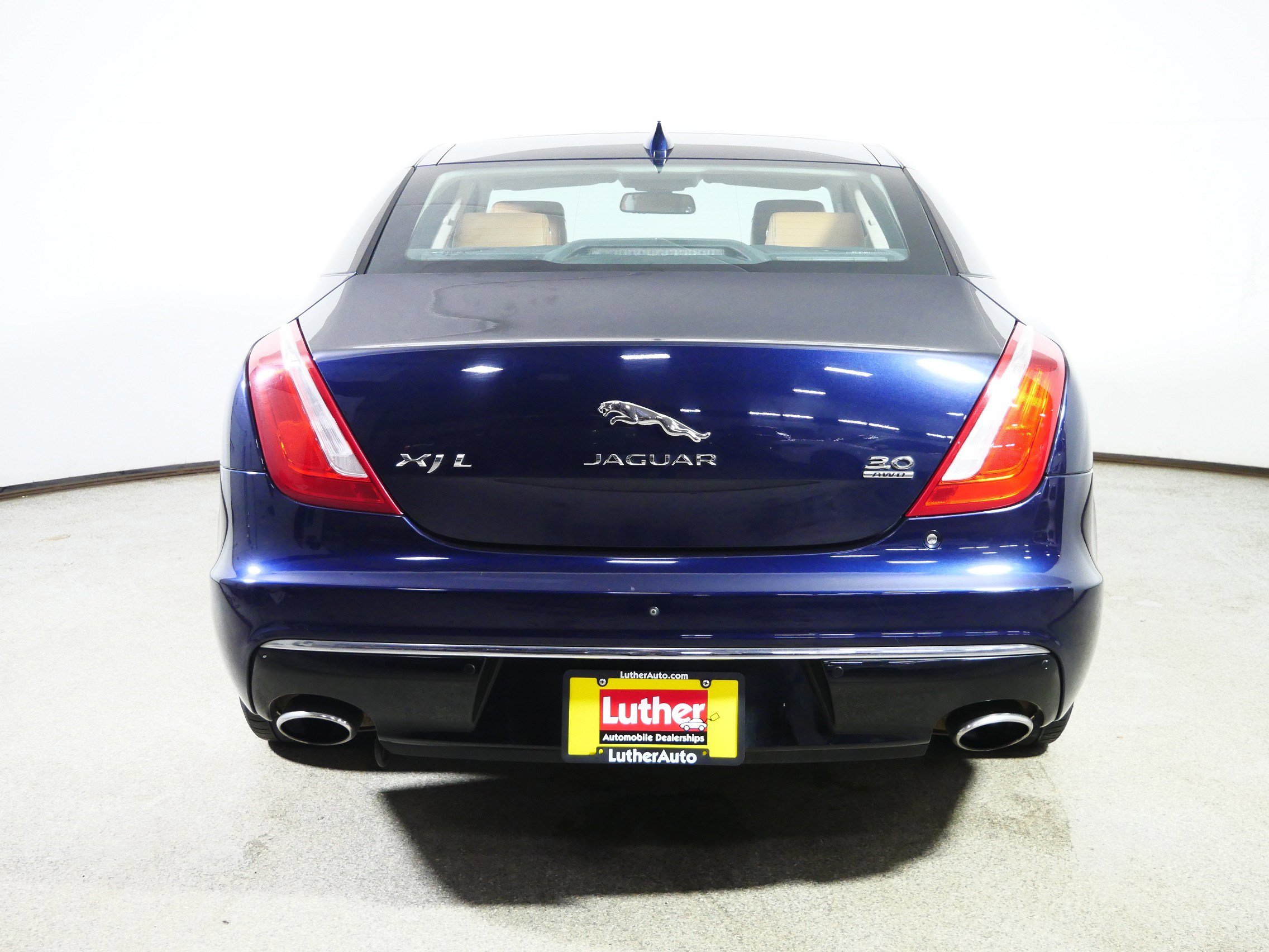 Used 2017 Jaguar XJ L Portfolio image 6