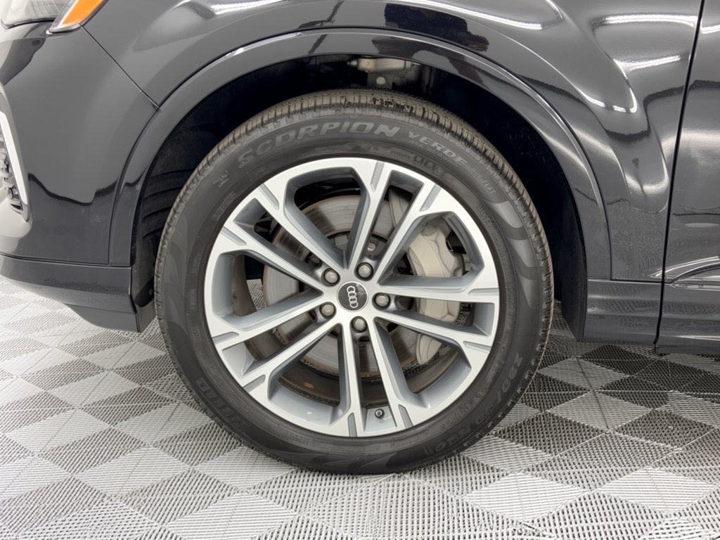 Used 2026 Audi Q7 2.0T Premium w/ Convenience Plus Package AWD/4WD image 13