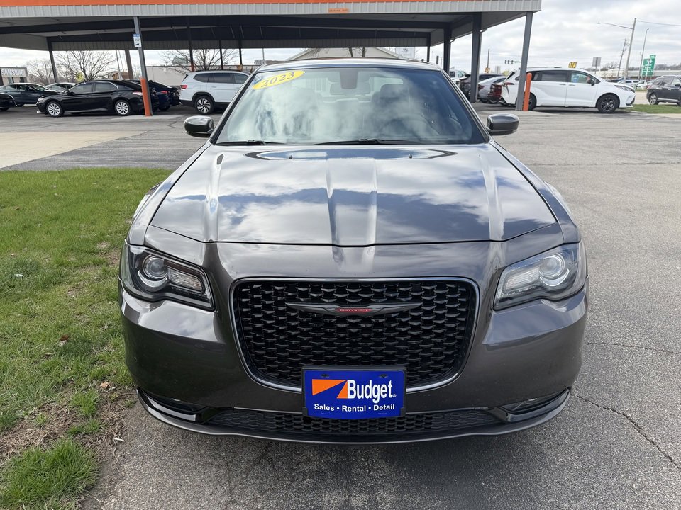 Used 2023 Chrysler 300 S w/ Comfort Group image 9