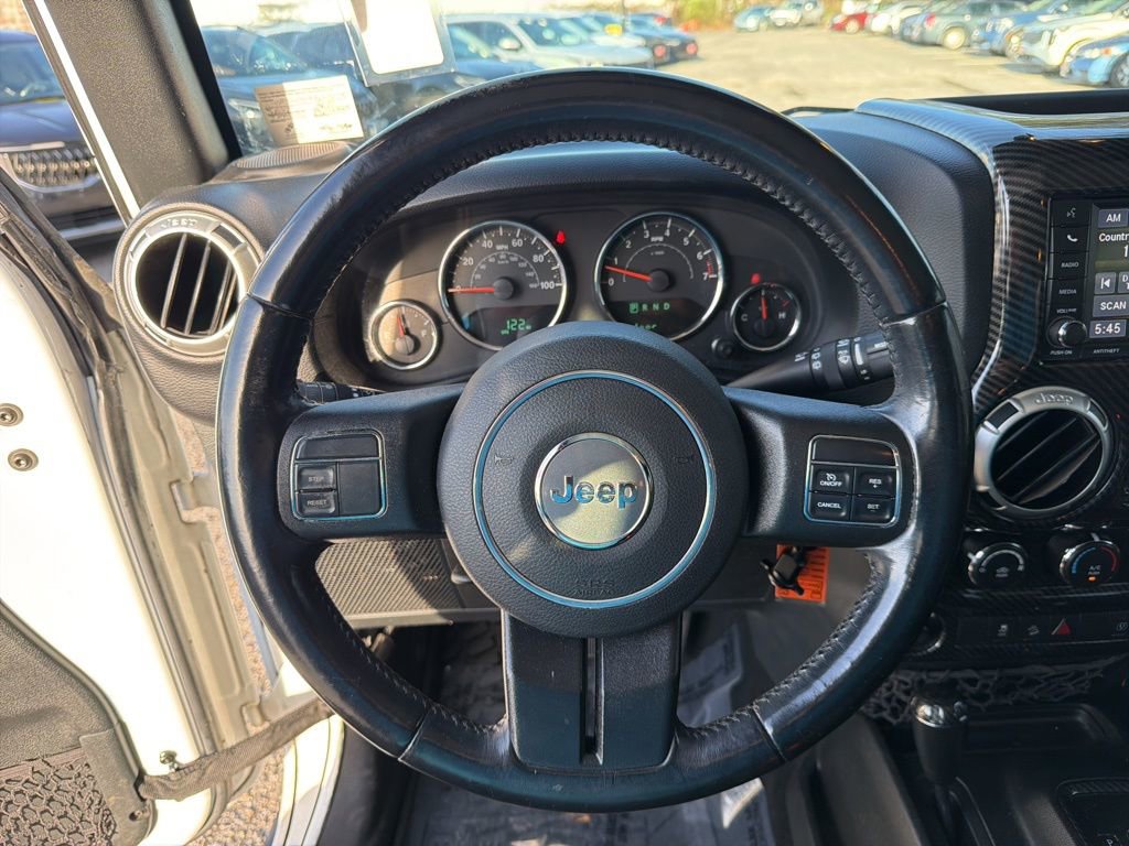 Used 2018 Jeep Wrangler Unlimited Sahara AWD/4WD image 15