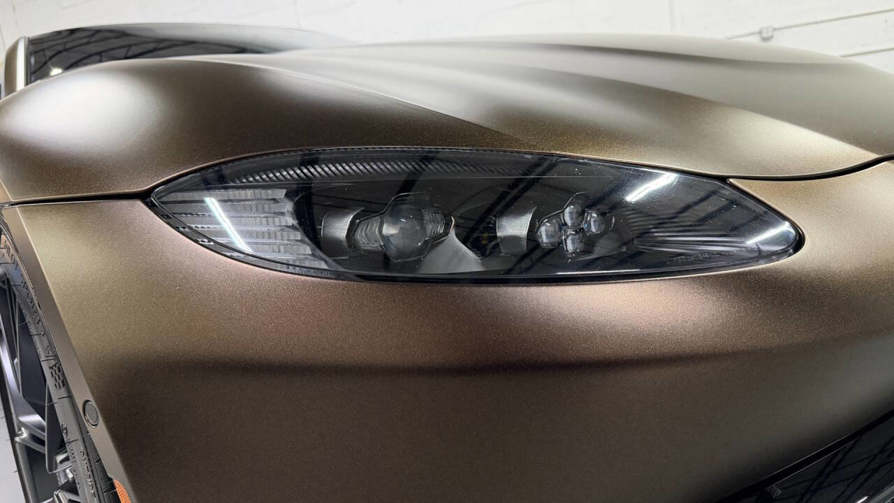 Used 2021 Aston Martin V8 Vantage Coupe image 4