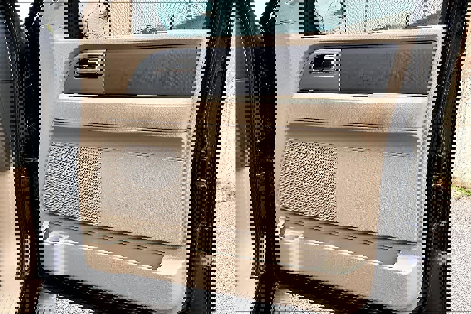 Used 2014 Ford Expedition XLT w/ Equipment Group 202A RWD image 23