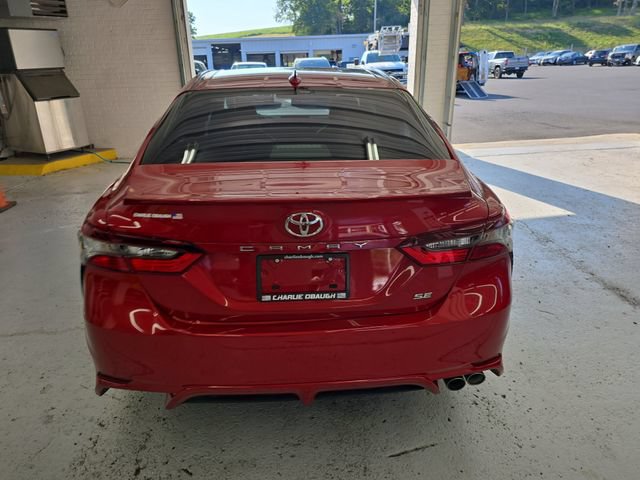 Used 2022 Toyota Camry SE w/ Carpet Mat Package (TMS) FWD image 4