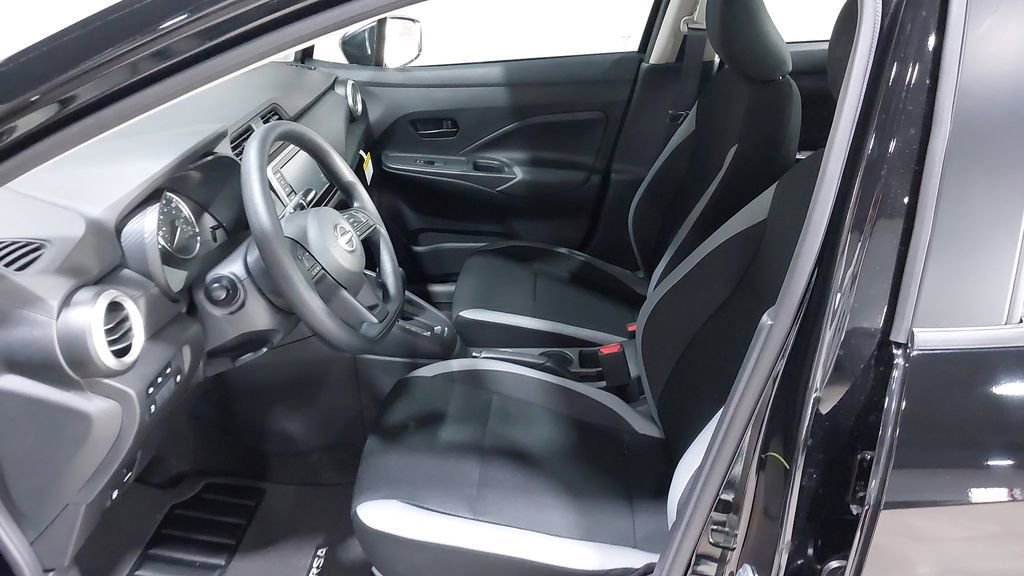 Used 2025 Nissan Versa S w/ Trunk Package image 20