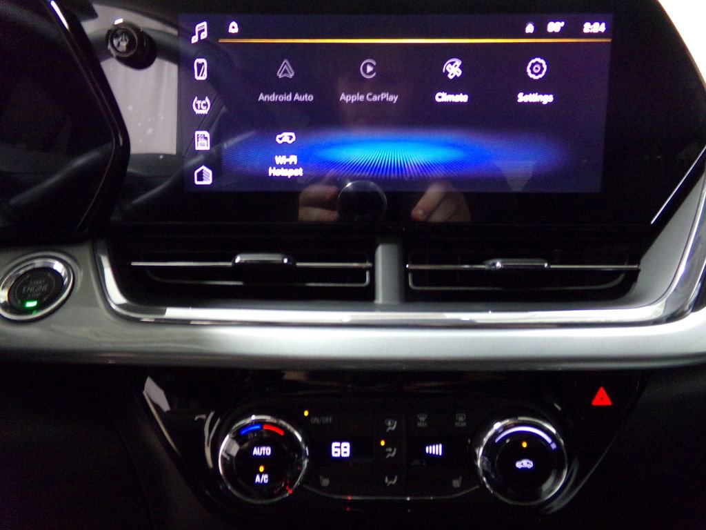 New 2025 Chevrolet Trax LT w/ Driver Confidence Package image 17