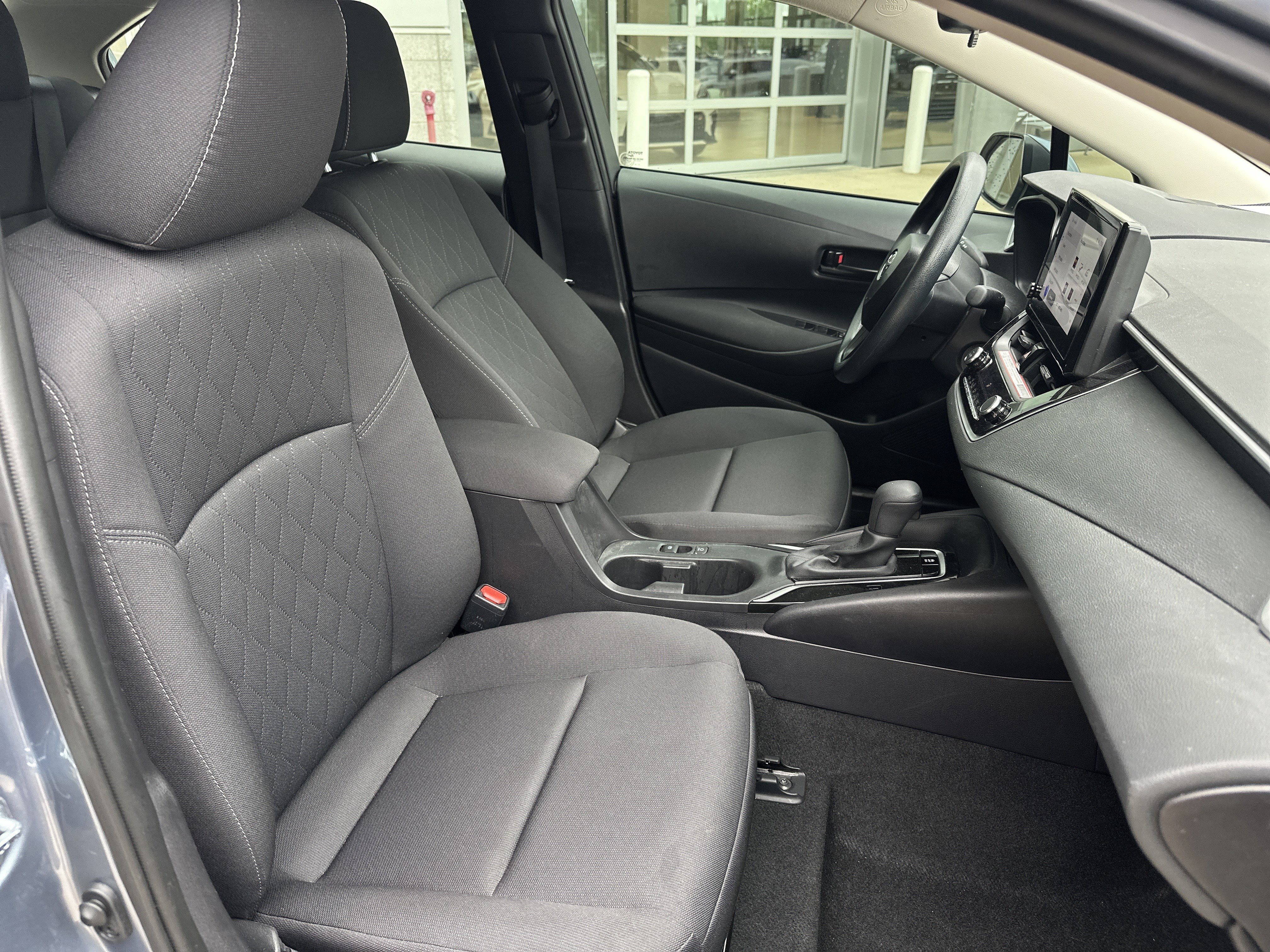 Used 2025 Toyota Corolla LE FWD image 26