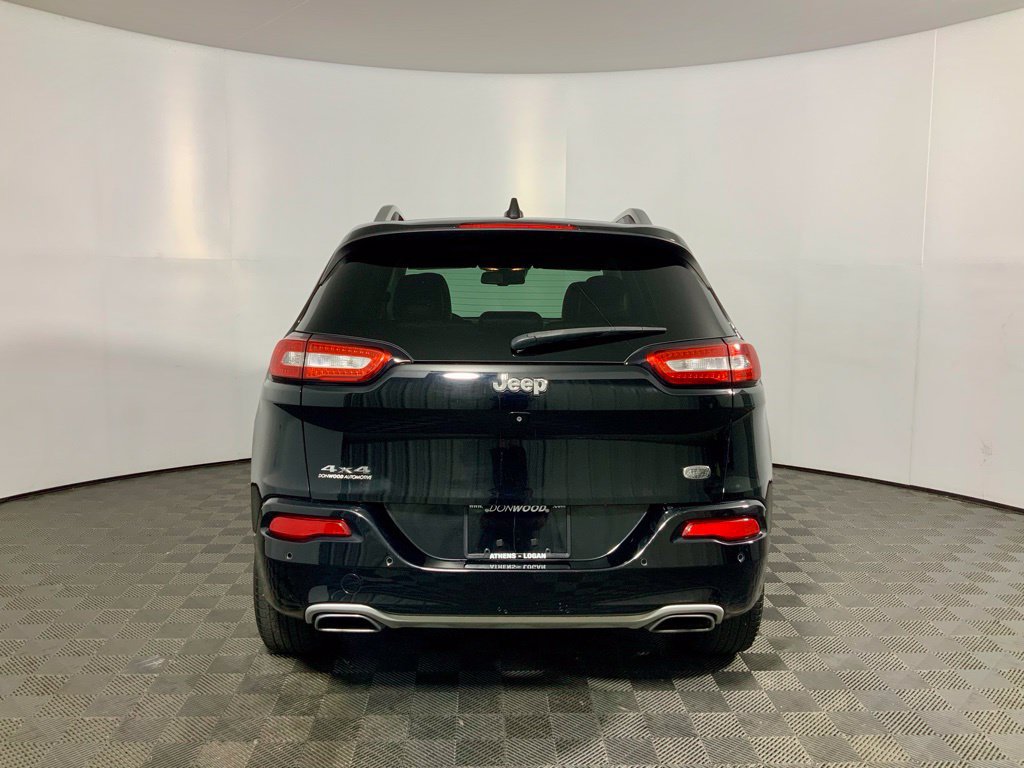 Used 2018 Jeep Cherokee Overland w/ Technology Group AWD/4WD image 11