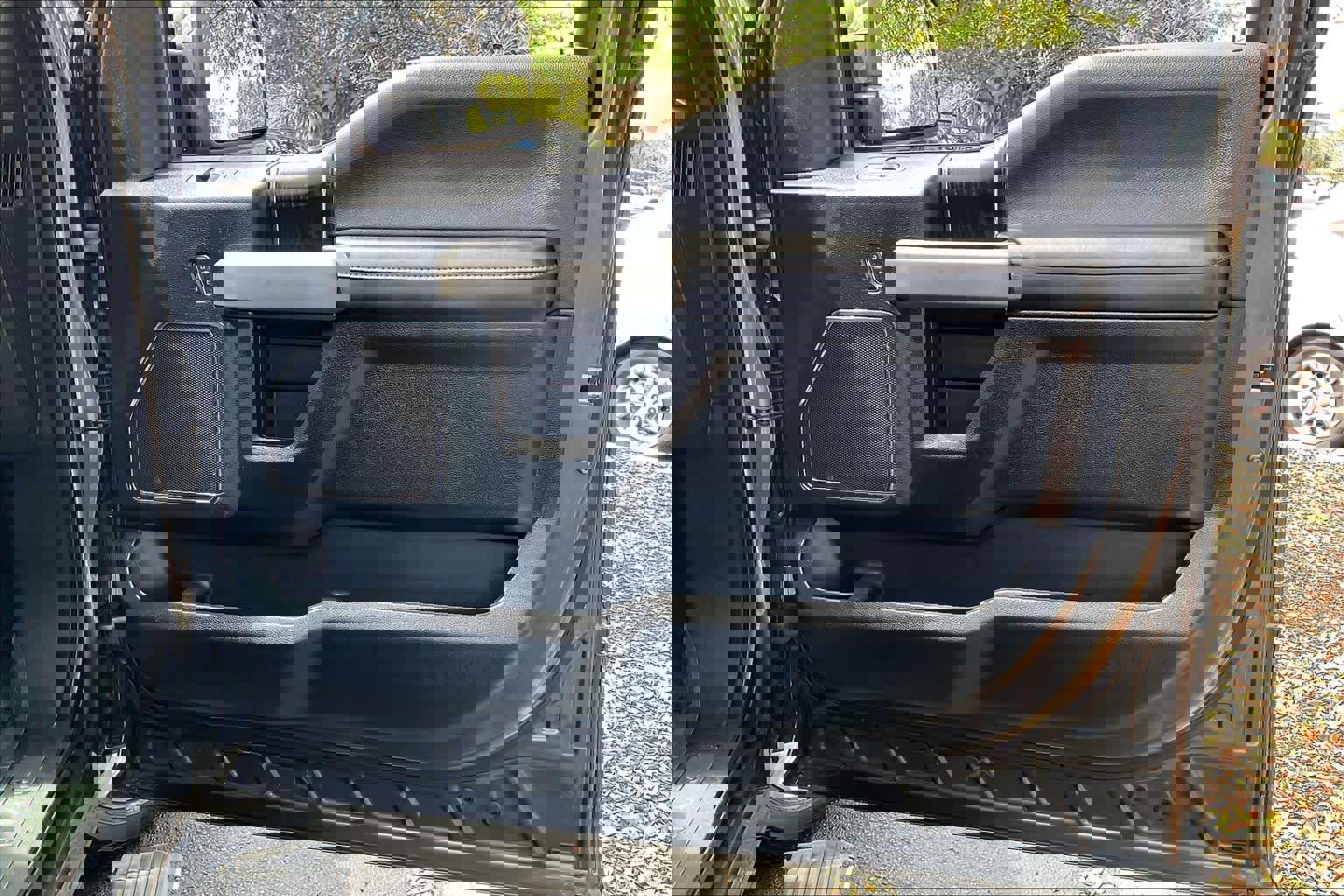 Used 2019 Ford F150 Platinum w/ Equipment Group 701A Luxury image 23