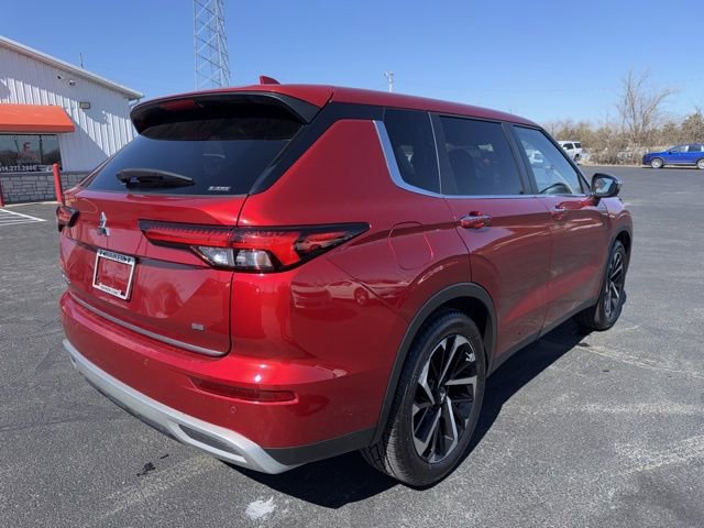 Used 2022 Mitsubishi Outlander SE image 6