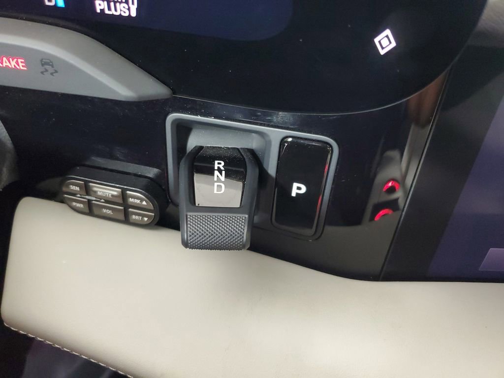 Used 2021 Porsche Taycan AWD/4WD image 32