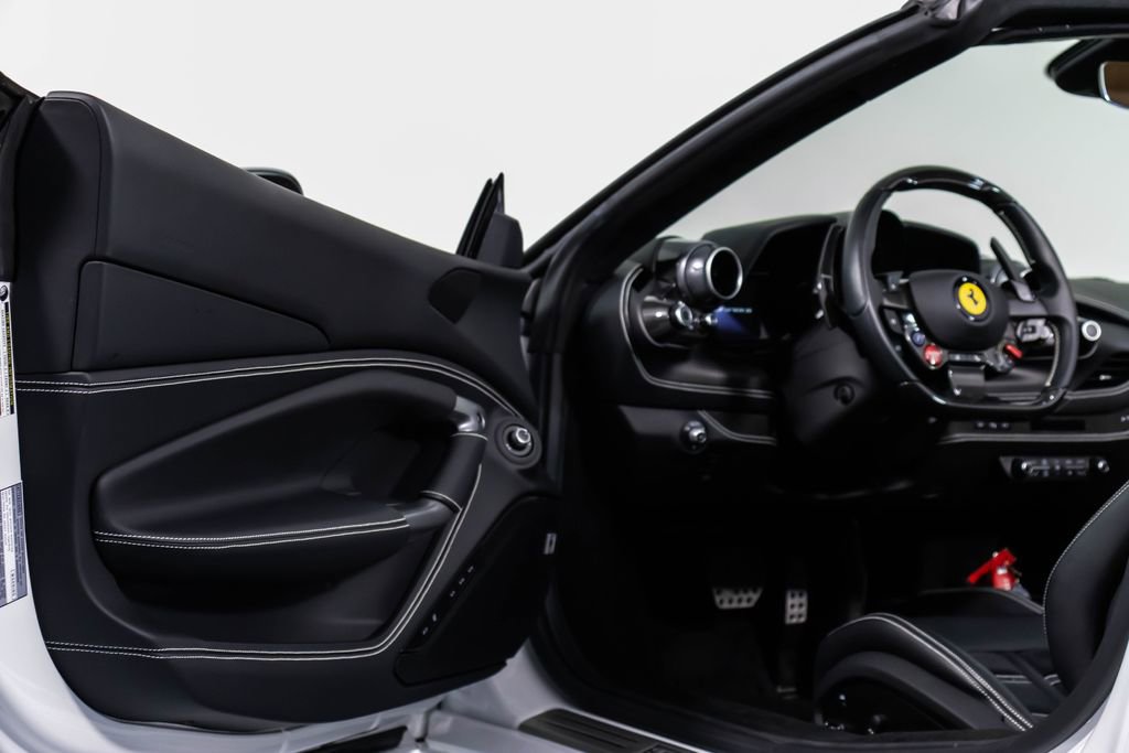 Certified 2022 Ferrari F8 Tributo image 33